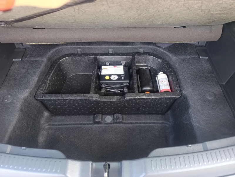 Toyota Verso 1.6D, снимка 14 - Автомобили и джипове - 52853995