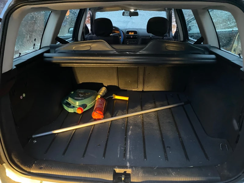 Opel Astra 1, 8 бензин , снимка 3 - Автомобили и джипове - 53065535