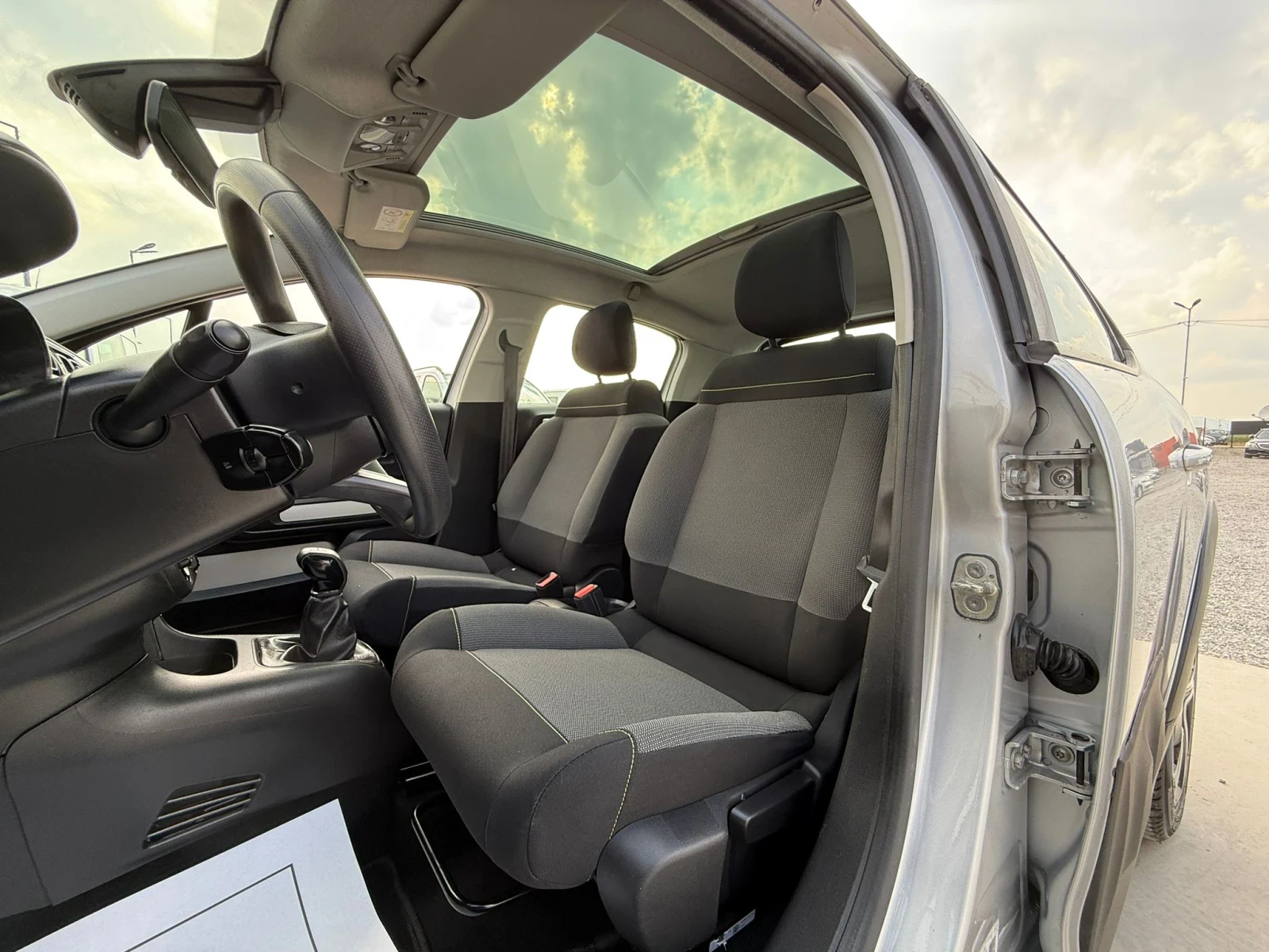 Citroen C3 1.6d PANORAMA - изображение 9
