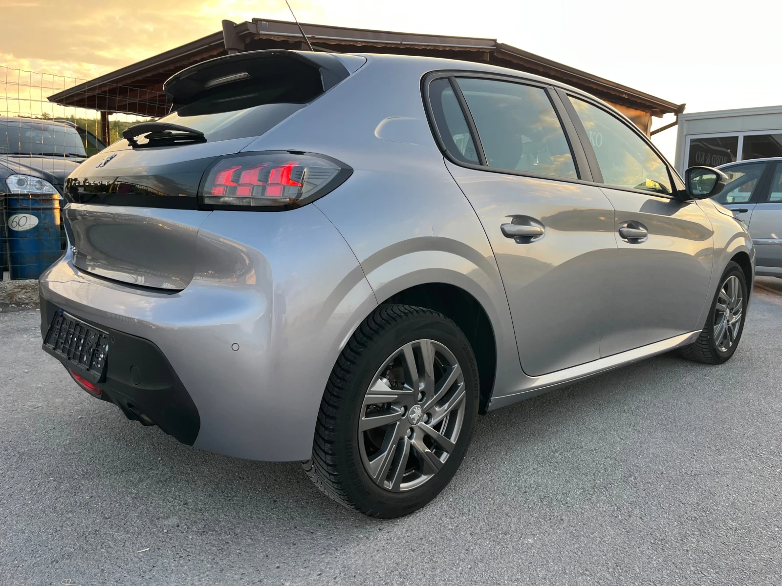 Peugeot 208  - изображение 5