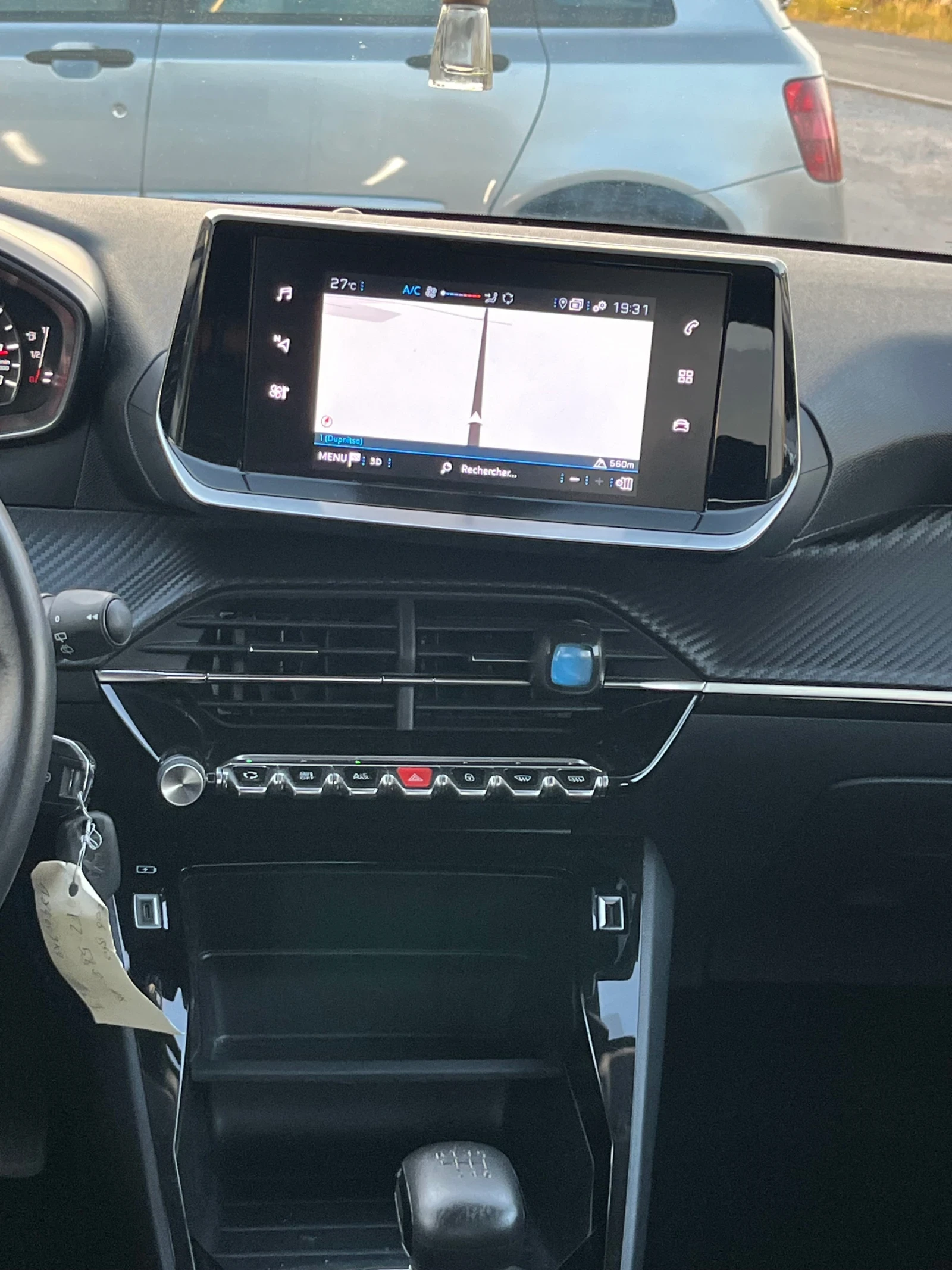 Peugeot 208  - изображение 9