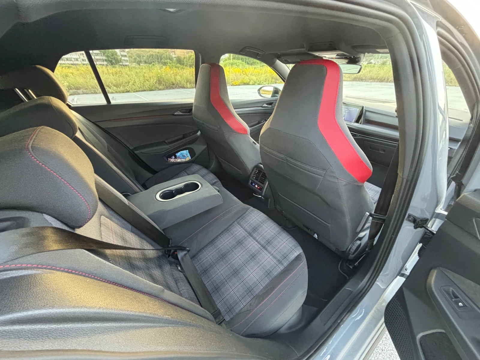 VW Golf 8 GTI  | Mobile.bg   11