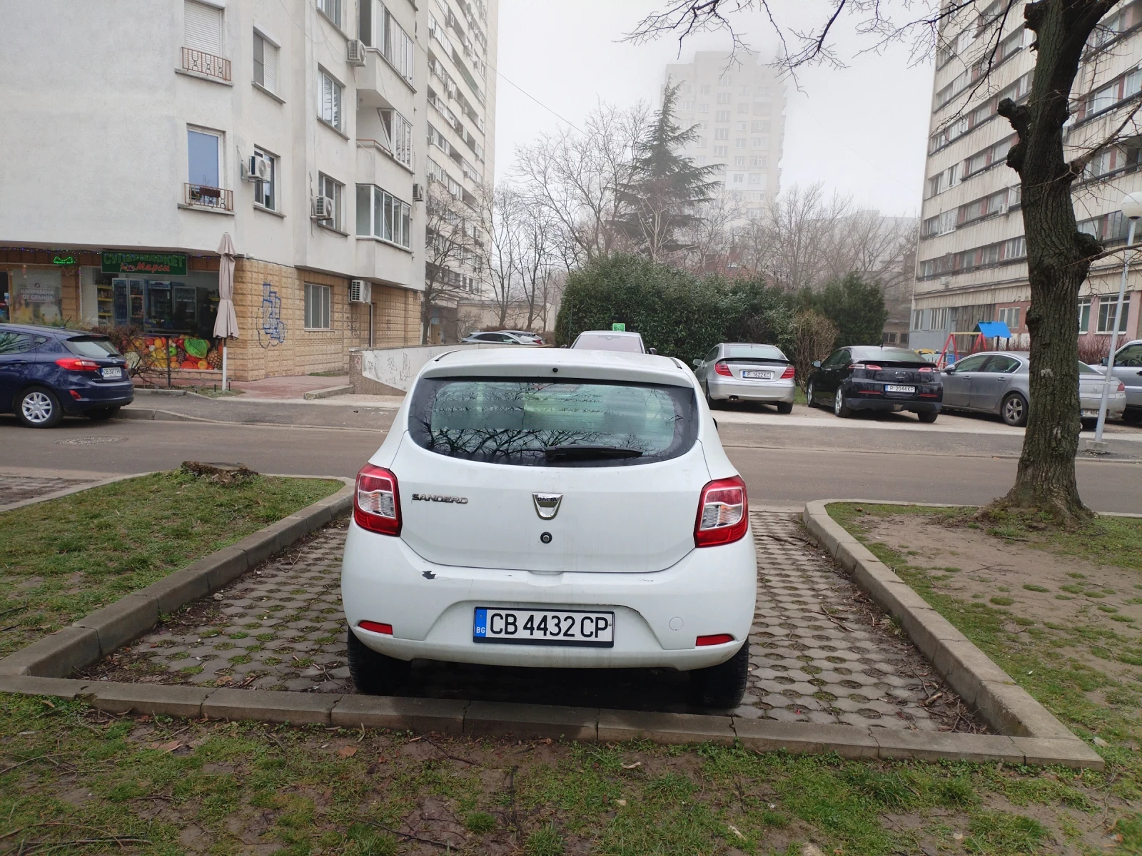 Dacia Sandero 1.5 dci, снимка 4 - Автомобили и джипове - 53904873
