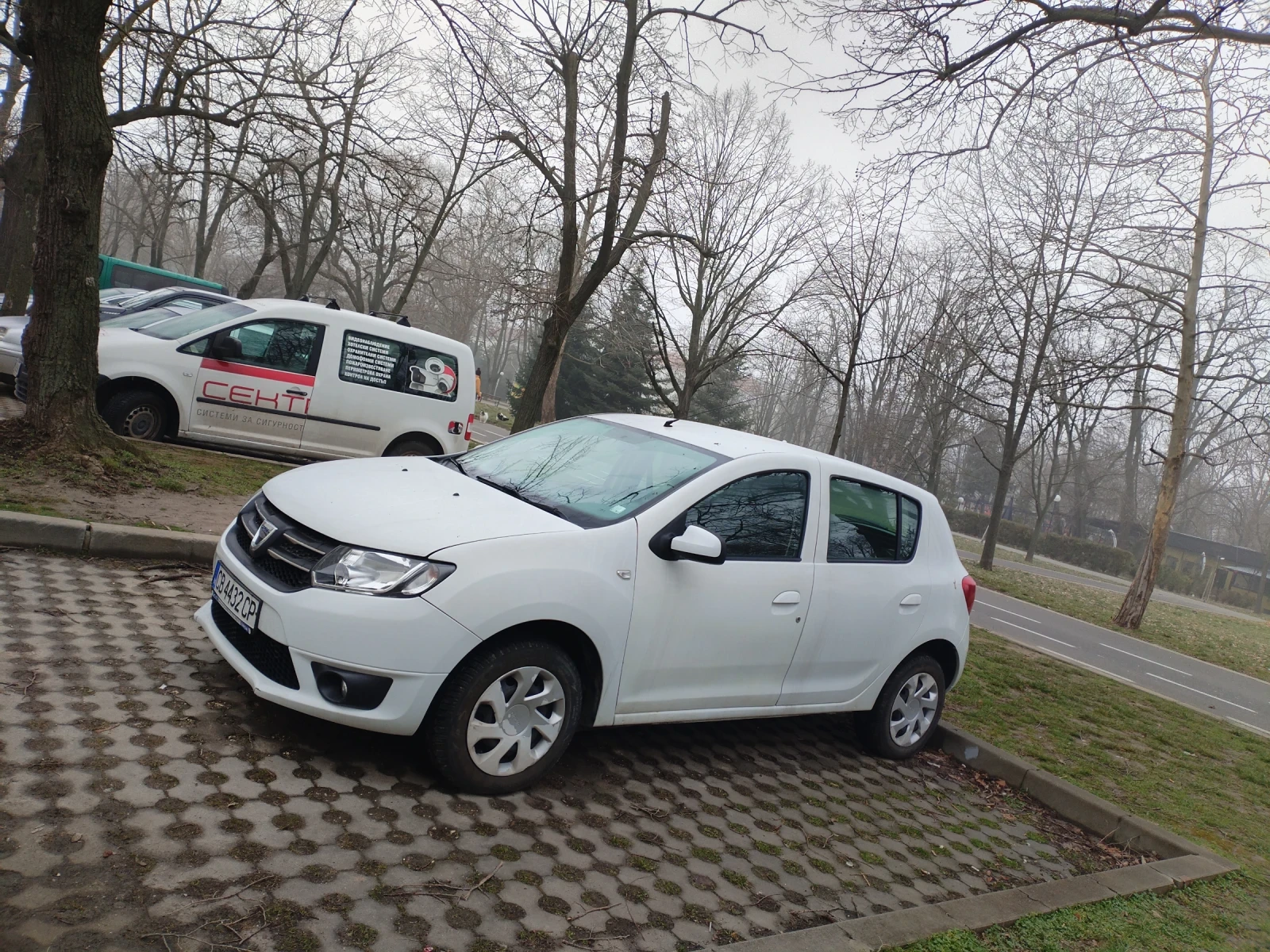 Dacia Sandero 1.5 dci, снимка 2 - Автомобили и джипове - 53904873
