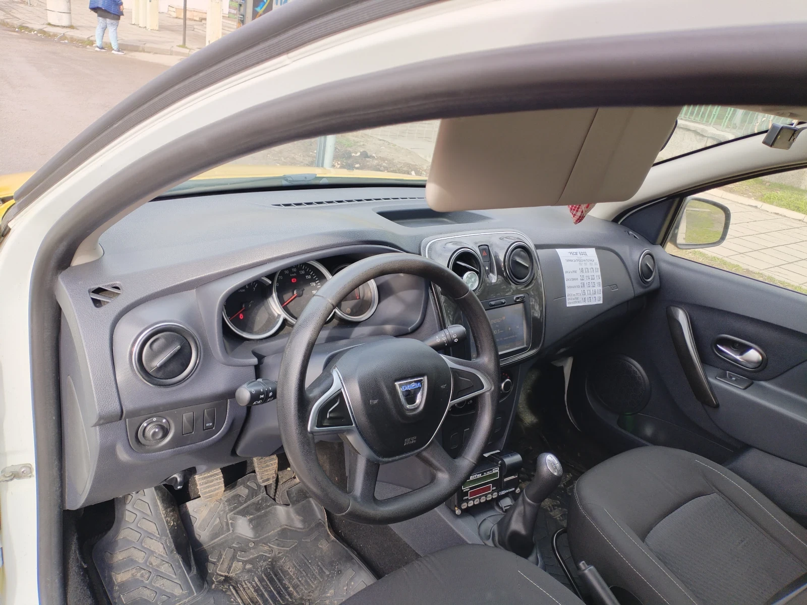 Dacia Sandero 1.5 dci - изображение 5