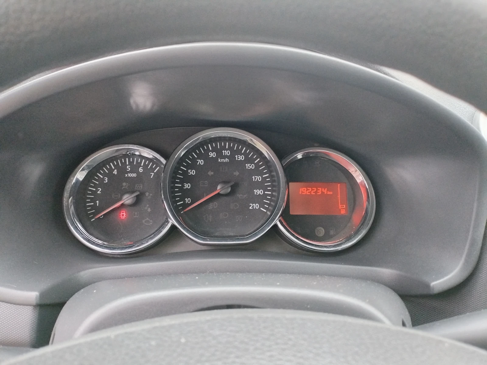 Dacia Sandero 1.5 dci, снимка 7 - Автомобили и джипове - 53904873