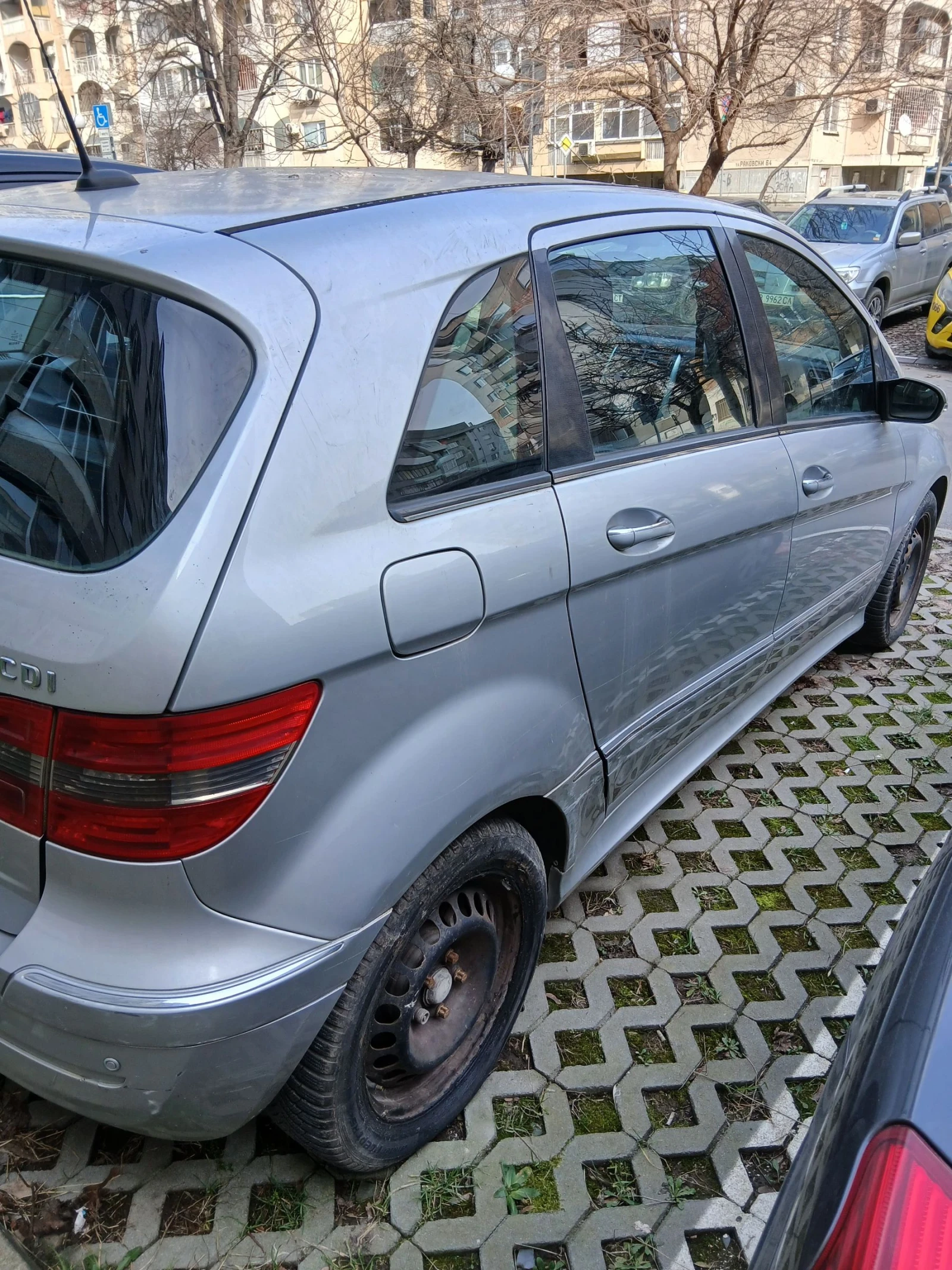 Mercedes-Benz B 180  - изображение 4