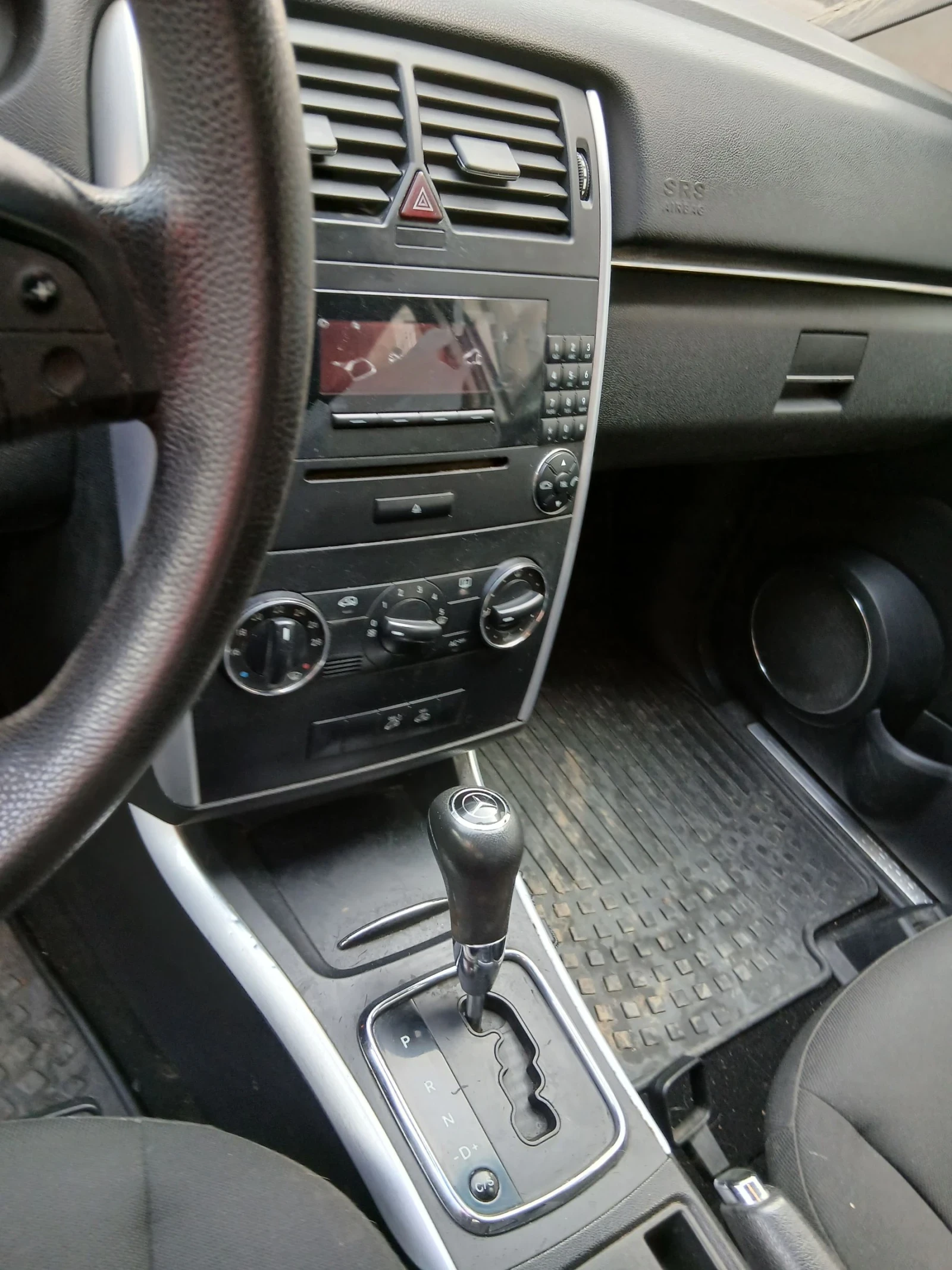 Mercedes-Benz B 180, снимка 12 - Автомобили и джипове - 53721083