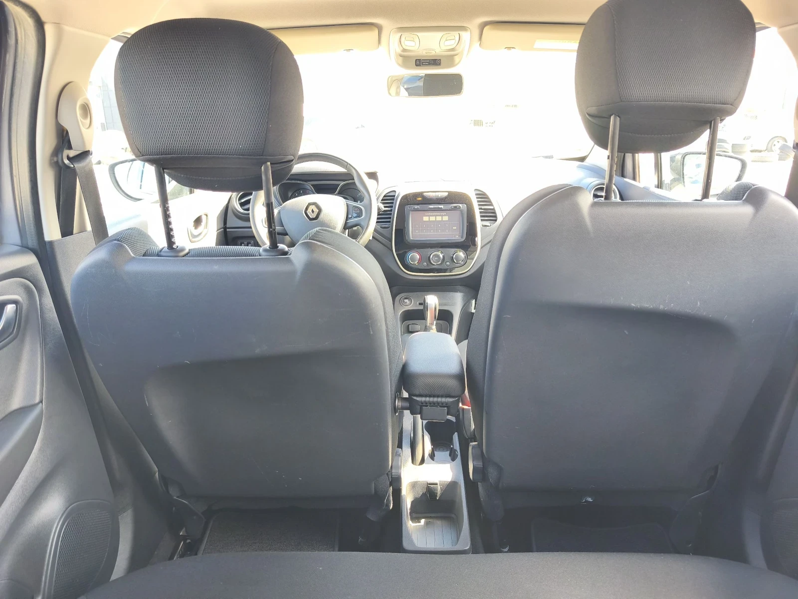 Renault Captur Automatic , снимка 9 - Автомобили и джипове - 54032561