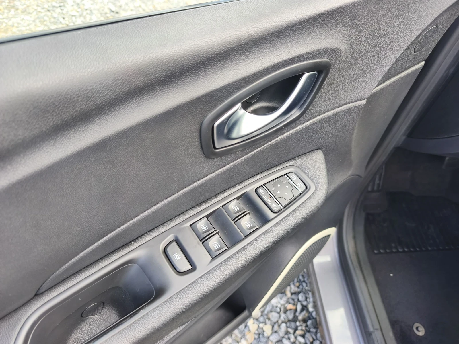 Renault Captur Automatic , снимка 14 - Автомобили и джипове - 54032561