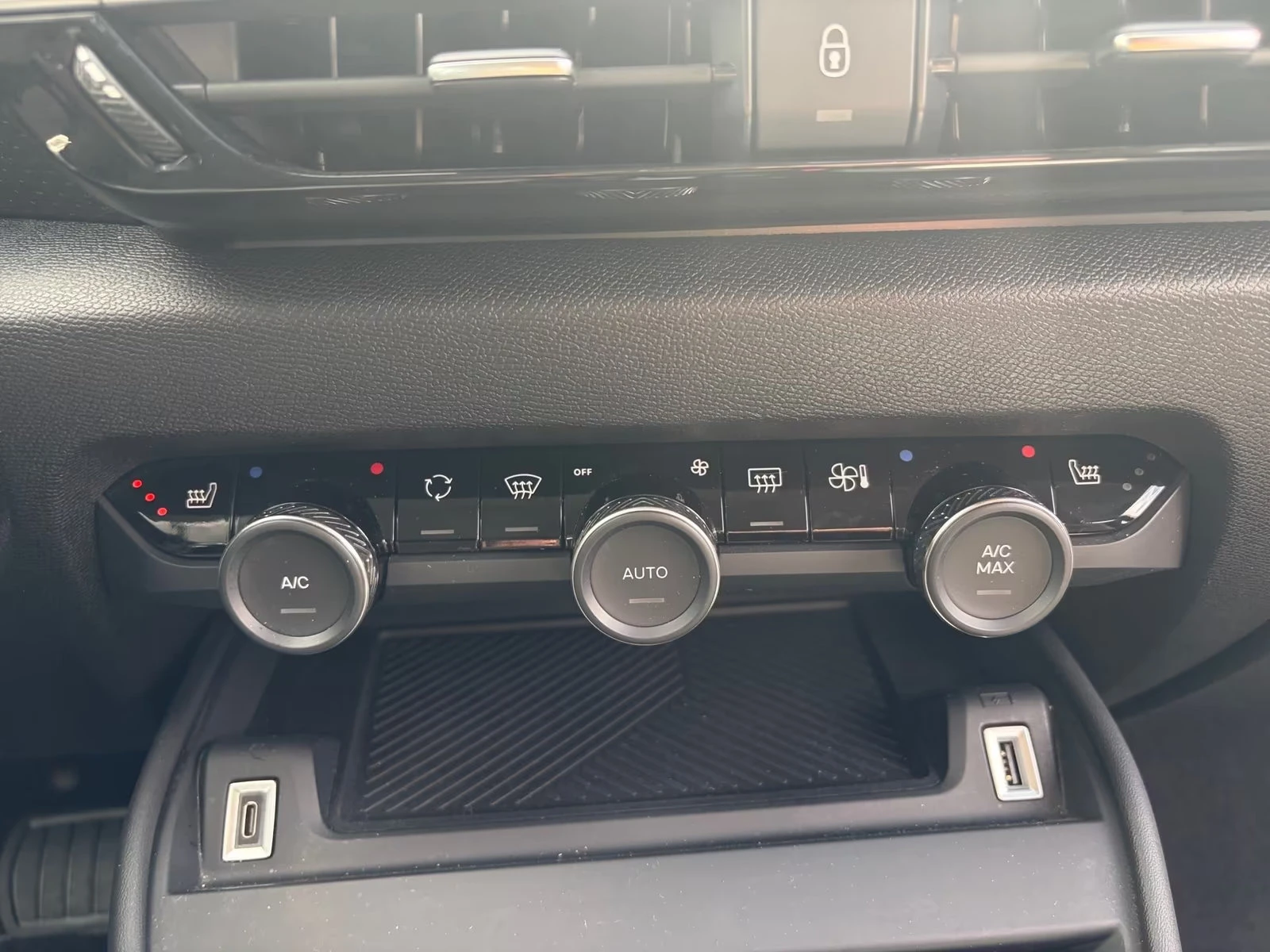 Citroen C4 ELECTRO/136HP/FEELPACK/CAM/NAVI/LED/440z, снимка 13 - Автомобили и джипове - 54643669
