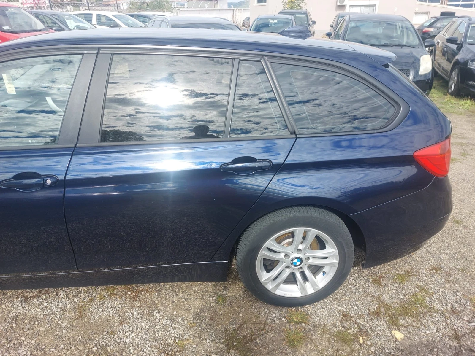 BMW 320 2.0d Xdrive, снимка 13 - Автомобили и джипове - 54667093