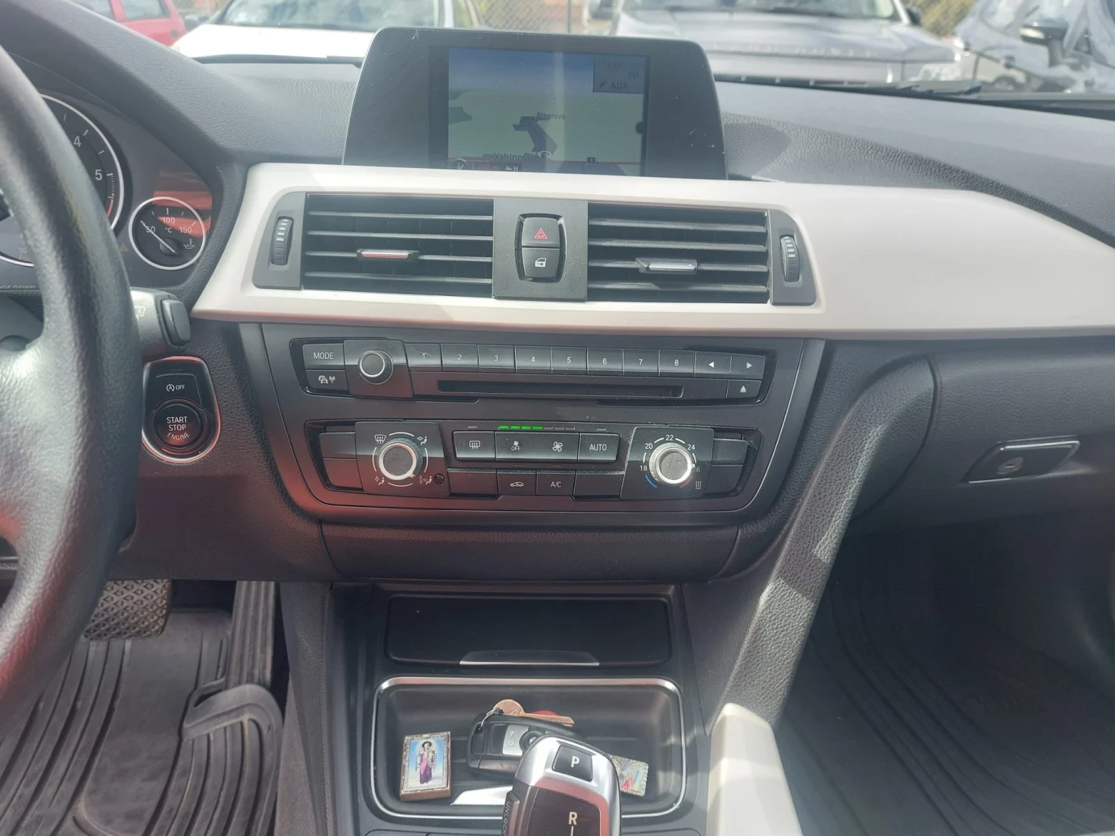 BMW 320 2.0d Xdrive, снимка 8 - Автомобили и джипове - 54667093