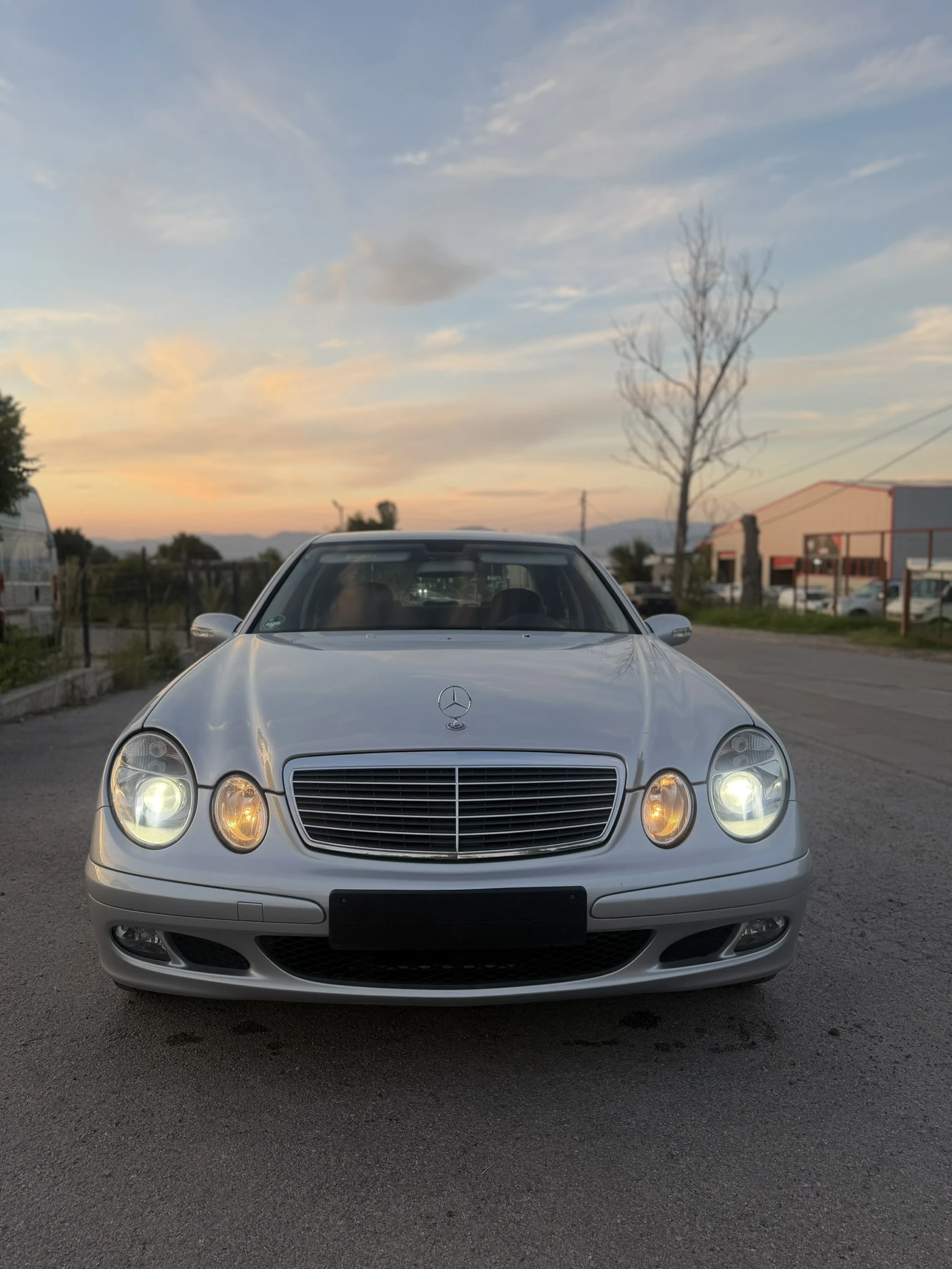 Mercedes-Benz E 280 4 Matic, снимка 2 - Автомобили и джипове - 54996112