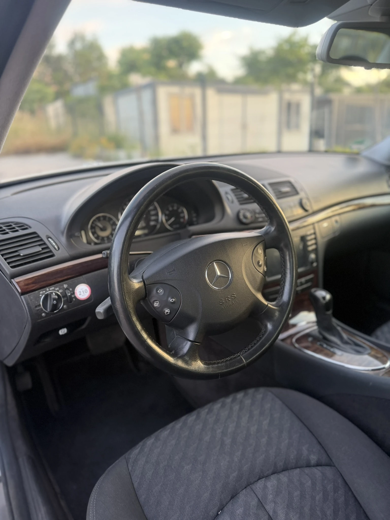 Mercedes-Benz E 280 4 Matic, снимка 9 - Автомобили и джипове - 54996112