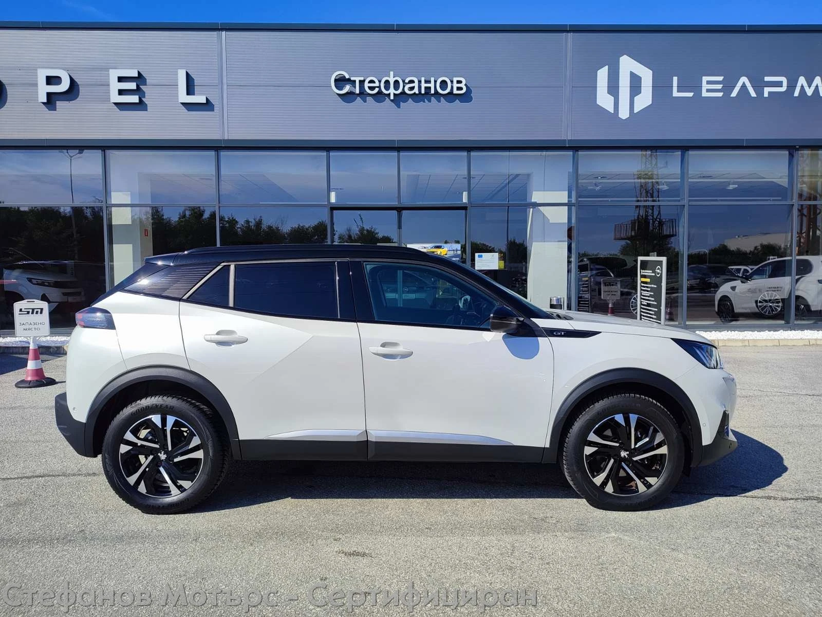 Peugeot 2008 GT 1.5 BlueHDi (130hp) AT8, снимка 5 - Автомобили и джипове - 54999453