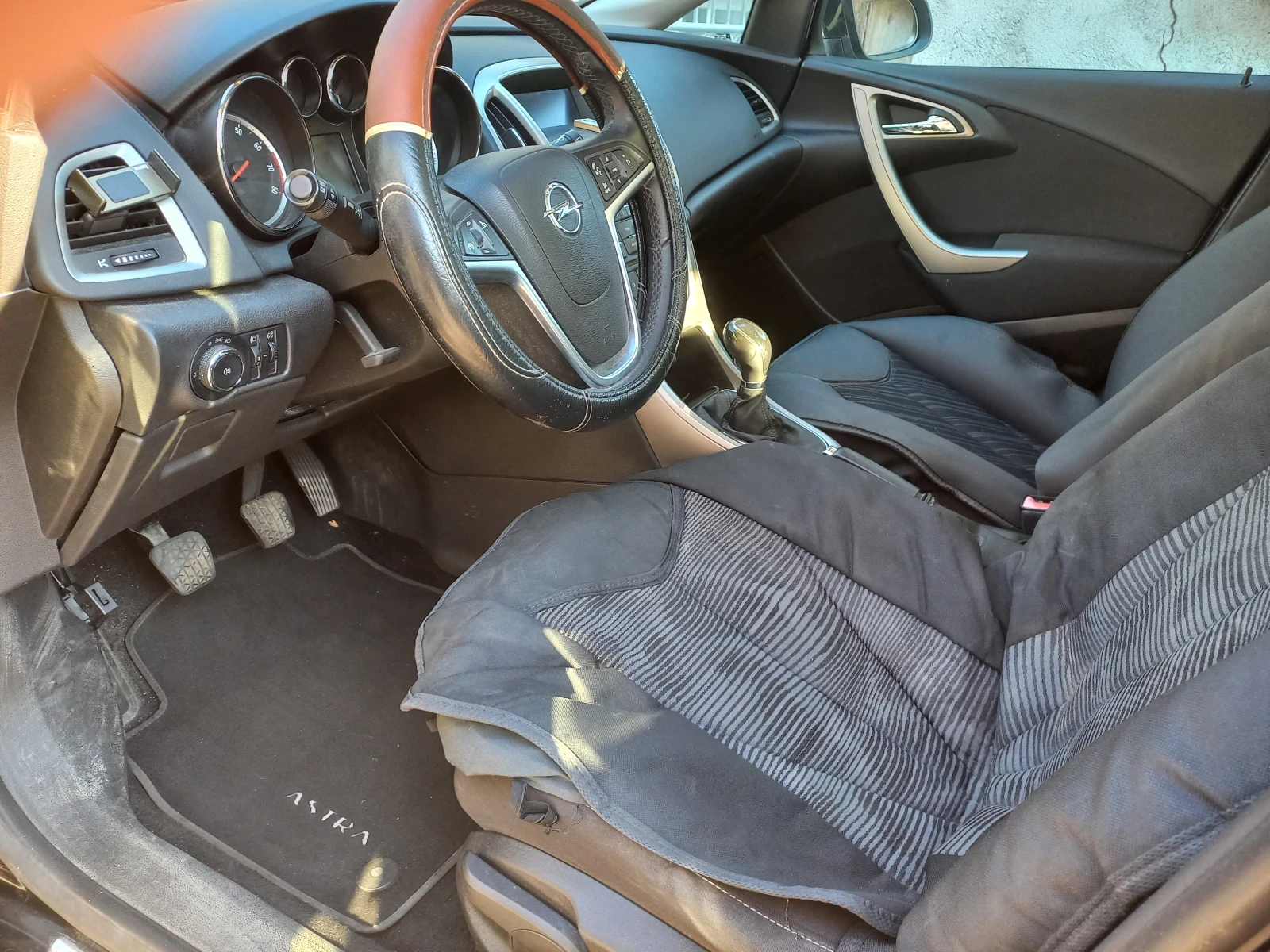 Opel Astra J, снимка 11 - Автомобили и джипове - 55163622