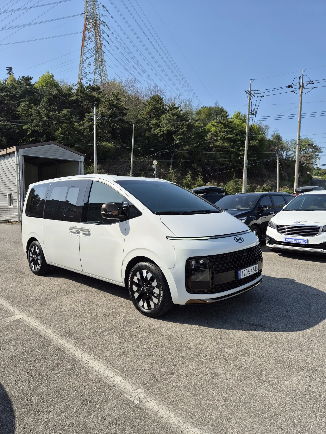 Hyundai Staria 1.6 HEV Inspiration* ОБДУХВАНЕ* 360* КРАЙНА ЦЕНА, снимка 6 - Автомобили и джипове - 55409140