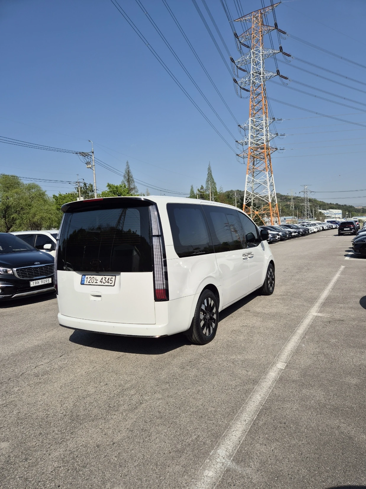 Hyundai Staria 1.6 HEV Inspiration* ОБДУХВАНЕ* 360* КРАЙНА ЦЕНА, снимка 5 - Автомобили и джипове - 55409140