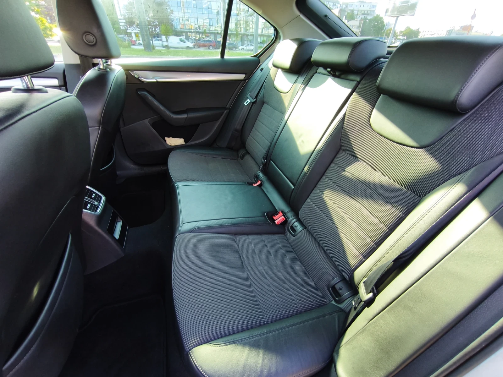 Skoda Octavia, снимка 10 - Автомобили и джипове - 55436226