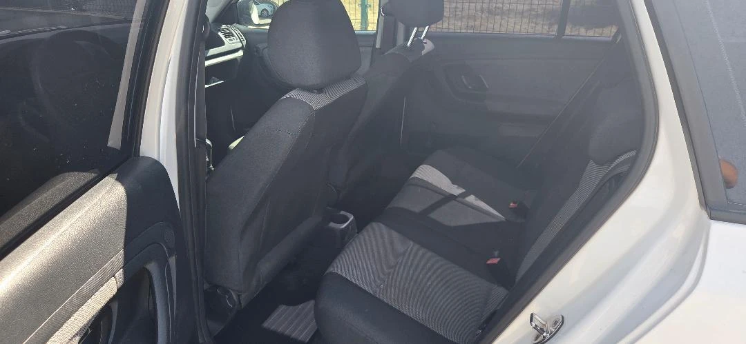 Skoda Fabia 1.6 TDI N1, снимка 9 - Автомобили и джипове - 56129644