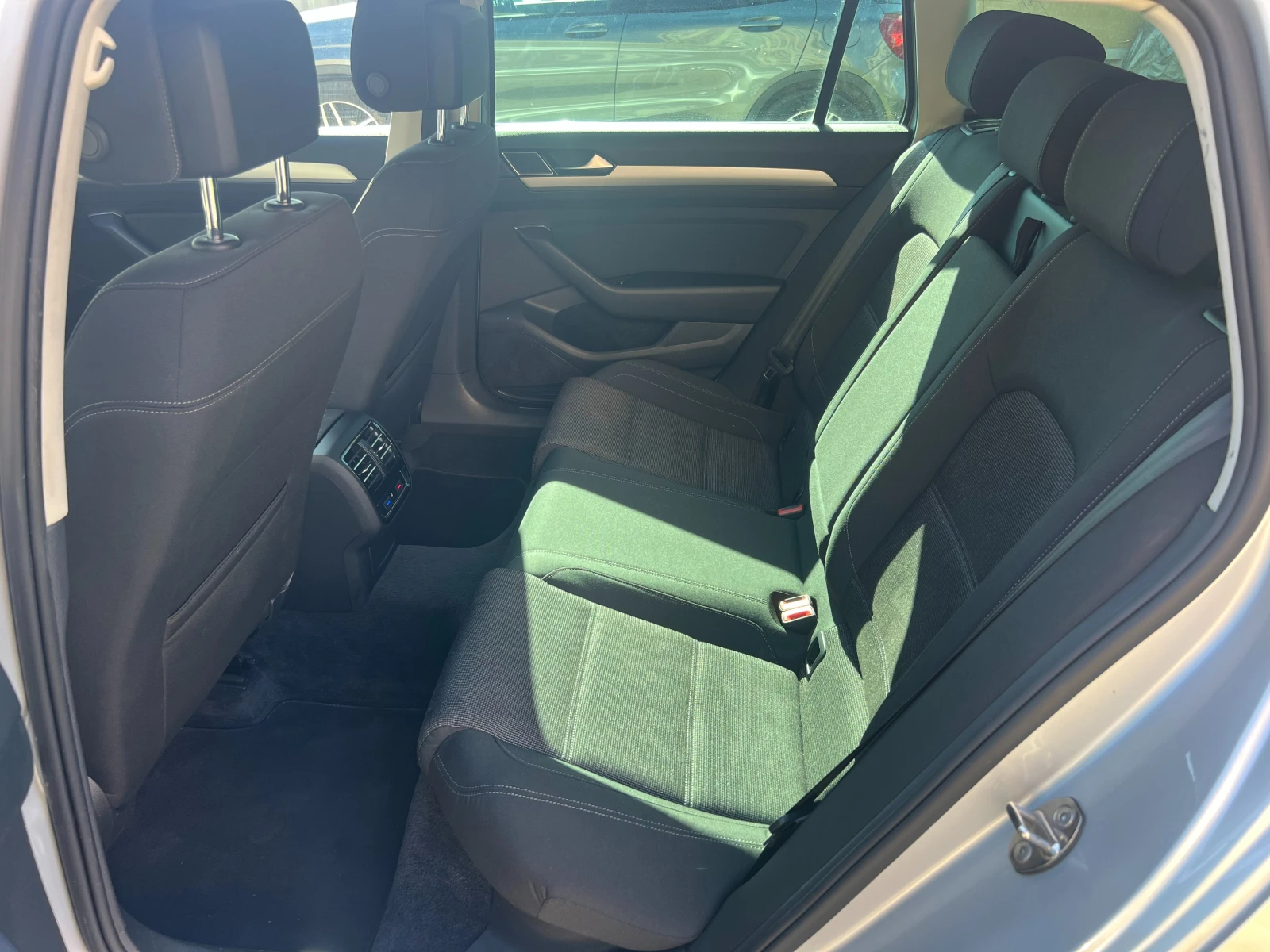 VW Passat 2.0 TDI, снимка 12 - Автомобили и джипове - 56540690