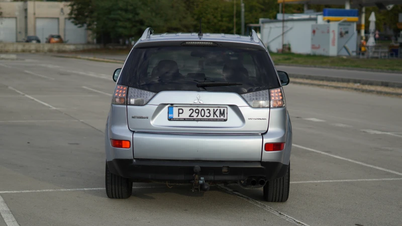 Mitsubishi Outlander 2.0, снимка 4 - Автомобили и джипове - 47487088