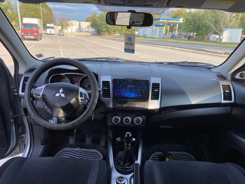 Mitsubishi Outlander 2.0, снимка 9 - Автомобили и джипове - 47487088