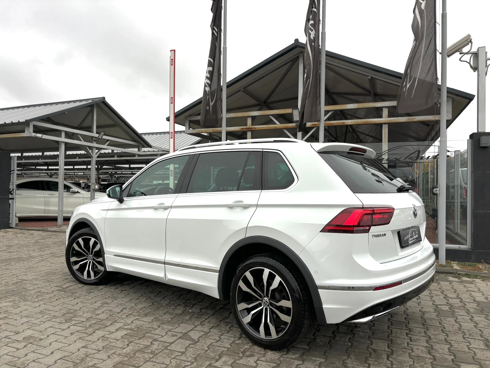 VW Tiguan 4MOTION#R-LINE#PANORAMA#KEYLESS#CAMERA#DISTR#FULL - изображение 4