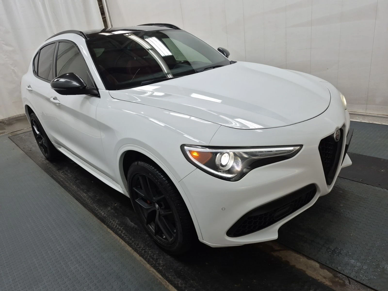 Alfa Romeo Stelvio TI SPORT С РЕГИСТРАЦИЯ & АВТО КРЕДИТ - изображение 3