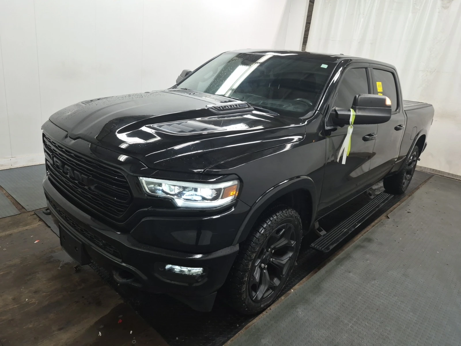 Dodge RAM 1500 LIMITED * 5.7 HEMI * HEAD UP * ОБДУХ * CARFAX * 