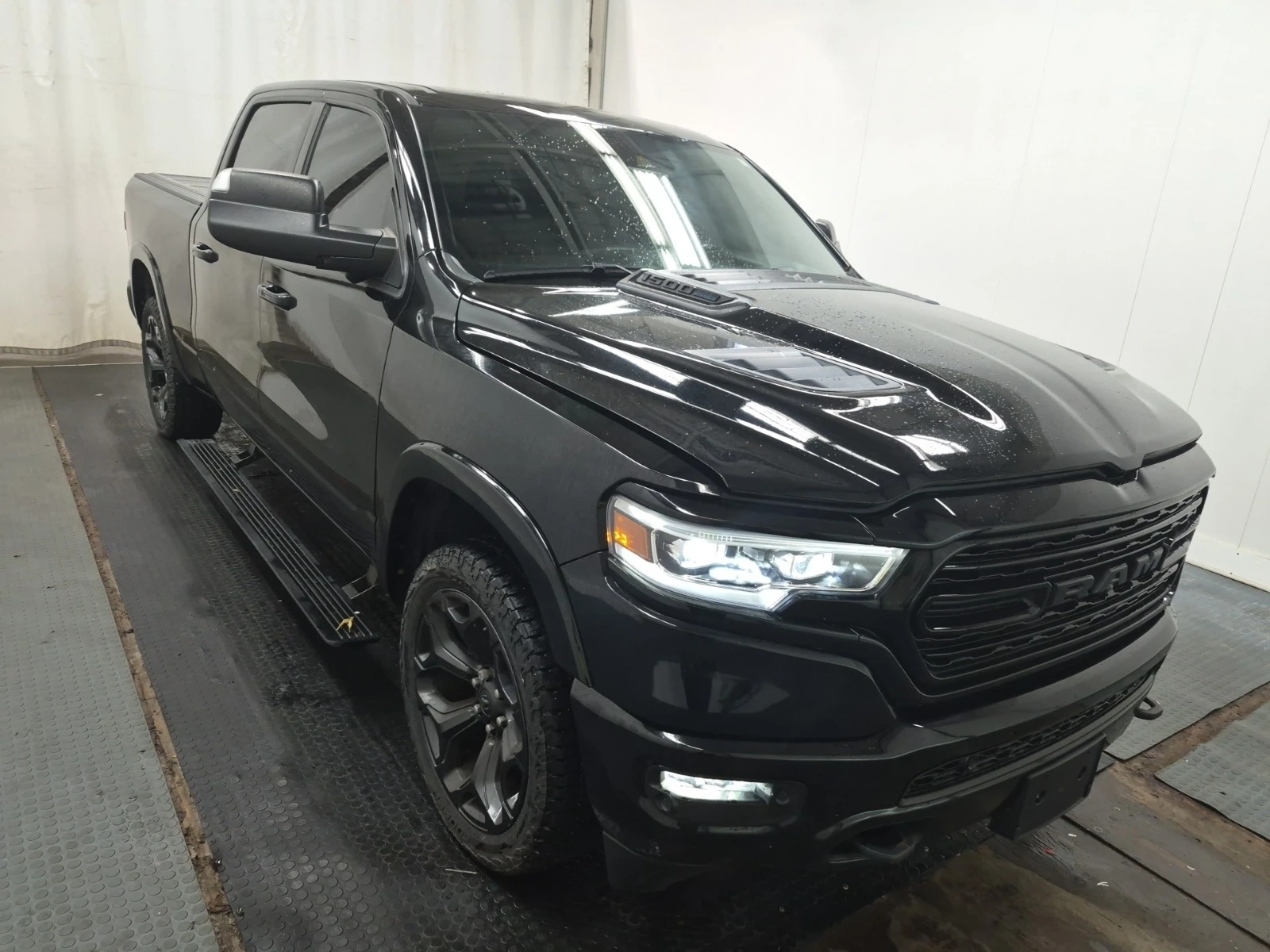 Dodge RAM 1500 LIMITED * 5.7 HEMI * HEAD UP * ОБДУХ * CARFAX * , снимка 2 - Автомобили и джипове - 55003690