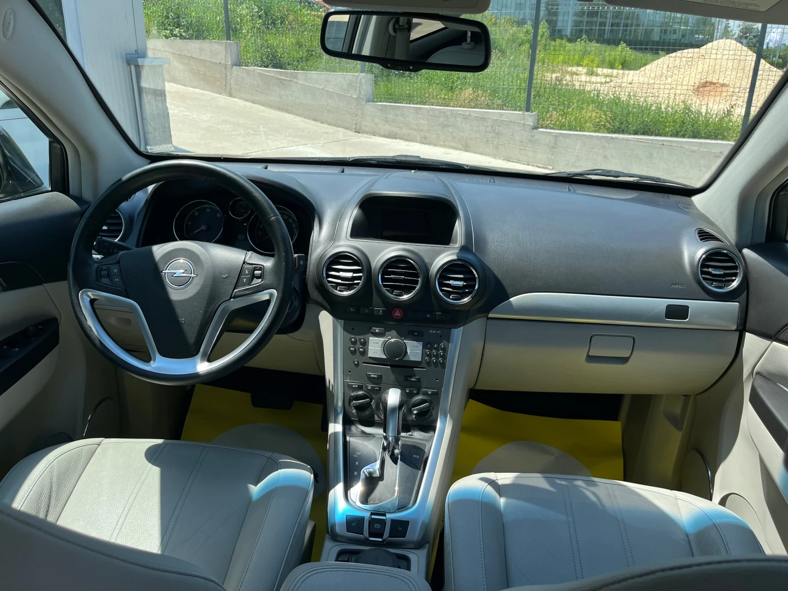 Opel Antara 2.2 кожа, снимка 10 - Автомобили и джипове - 55298700