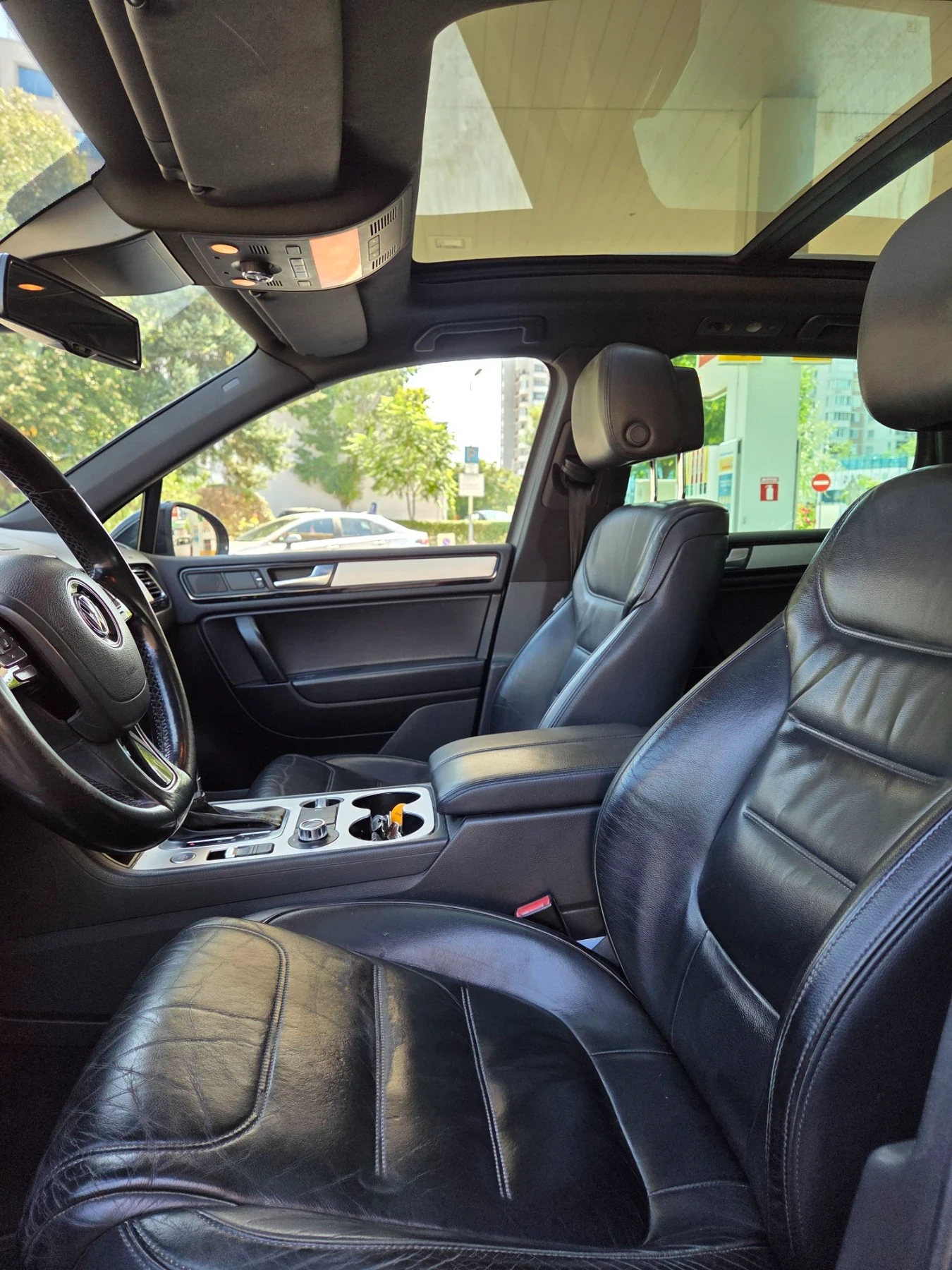 VW Touareg 3.0 AUTOMATIC/ FULL/LED/ ABT, снимка 10 - Автомобили и джипове - 55622940