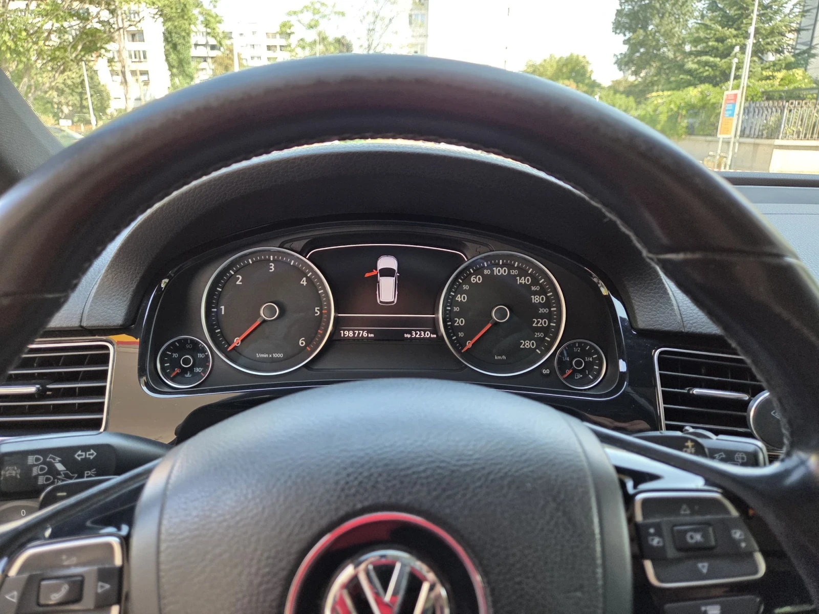 VW Touareg 3.0 AUTOMATIC/ FULL/LED/ ABT, снимка 13 - Автомобили и джипове - 55622940