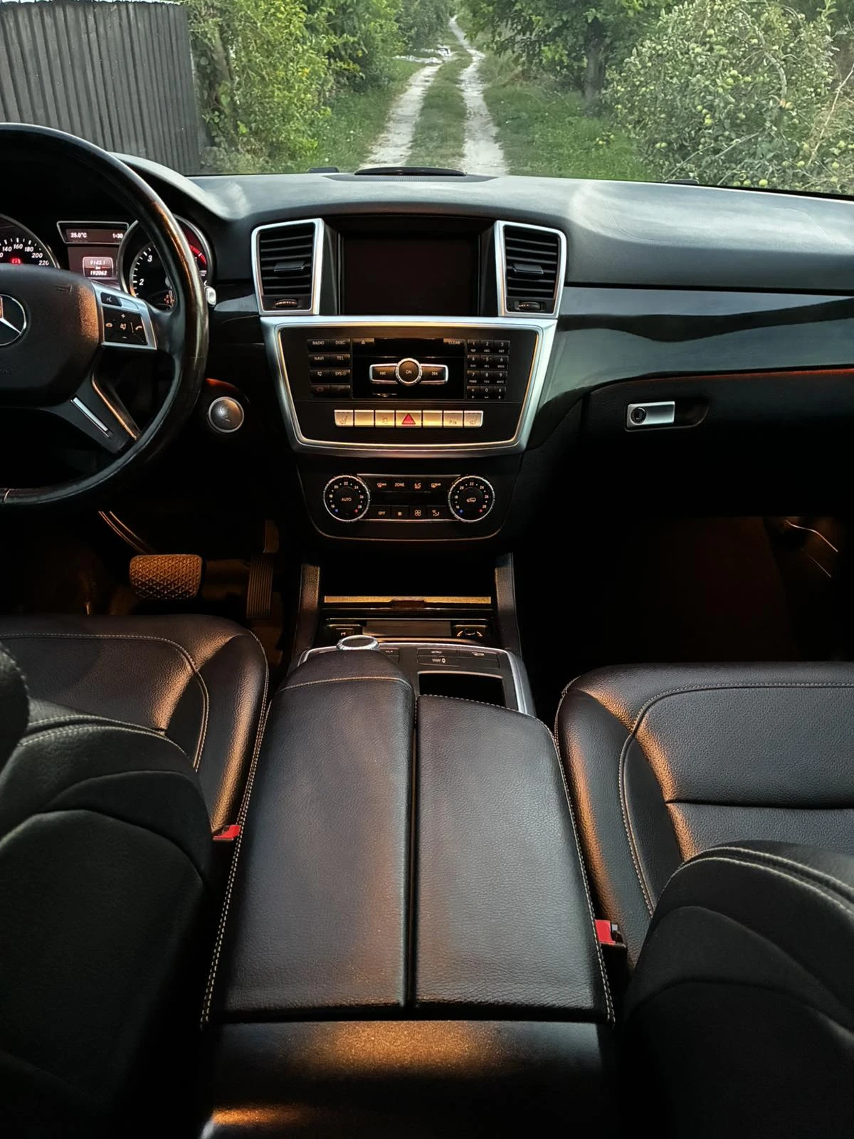 Mercedes-Benz ML 350 AMG PACK , снимка 8 - Автомобили и джипове - 55647097
