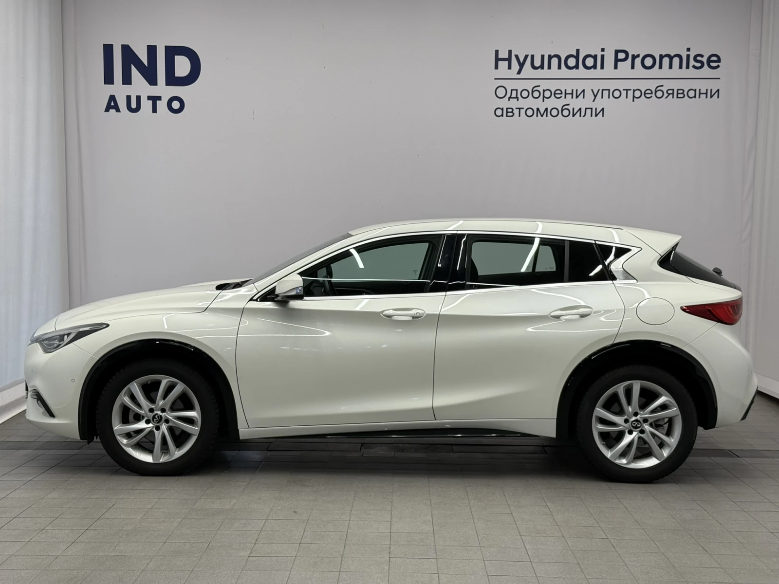Infiniti Q30, снимка 2 - Автомобили и джипове - 56222881