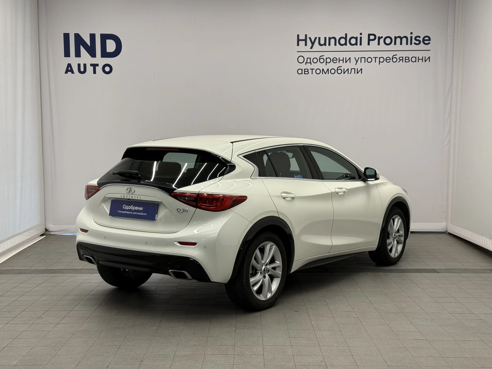 Infiniti Q30, снимка 5 - Автомобили и джипове - 56222881