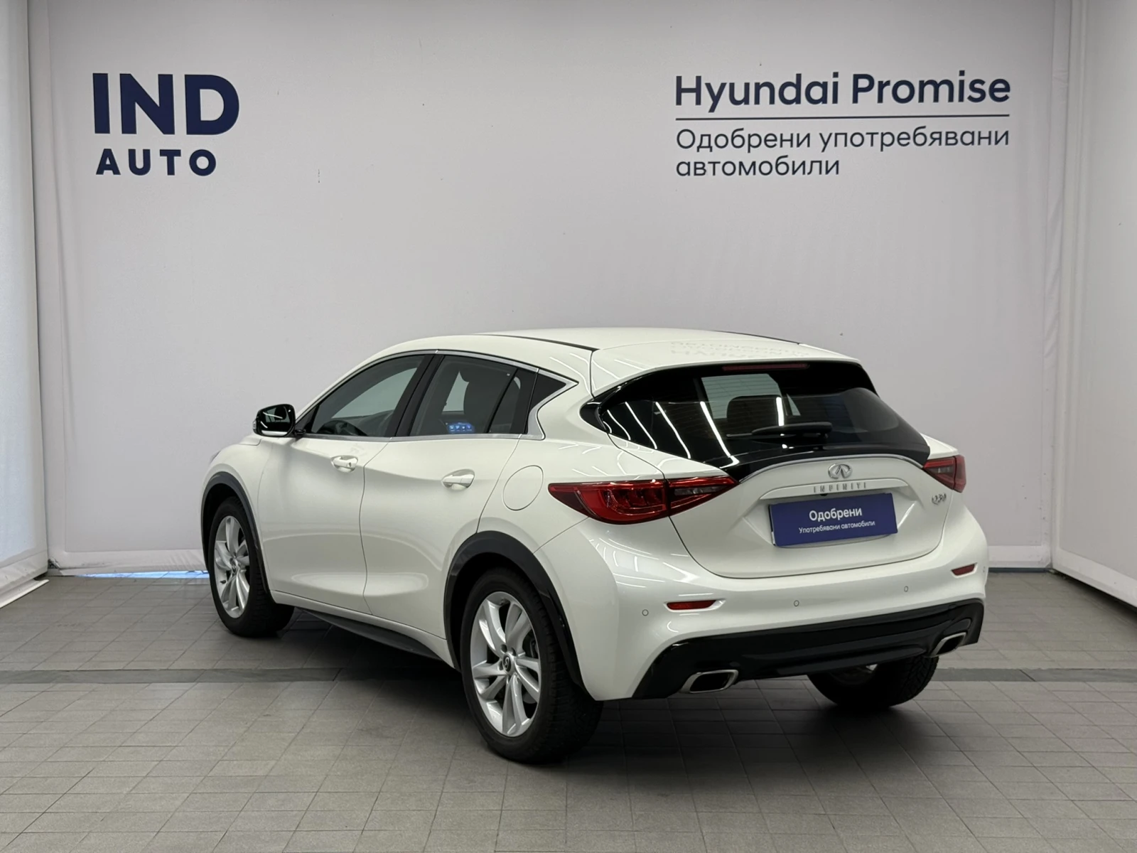 Infiniti Q30, снимка 3 - Автомобили и джипове - 56222881