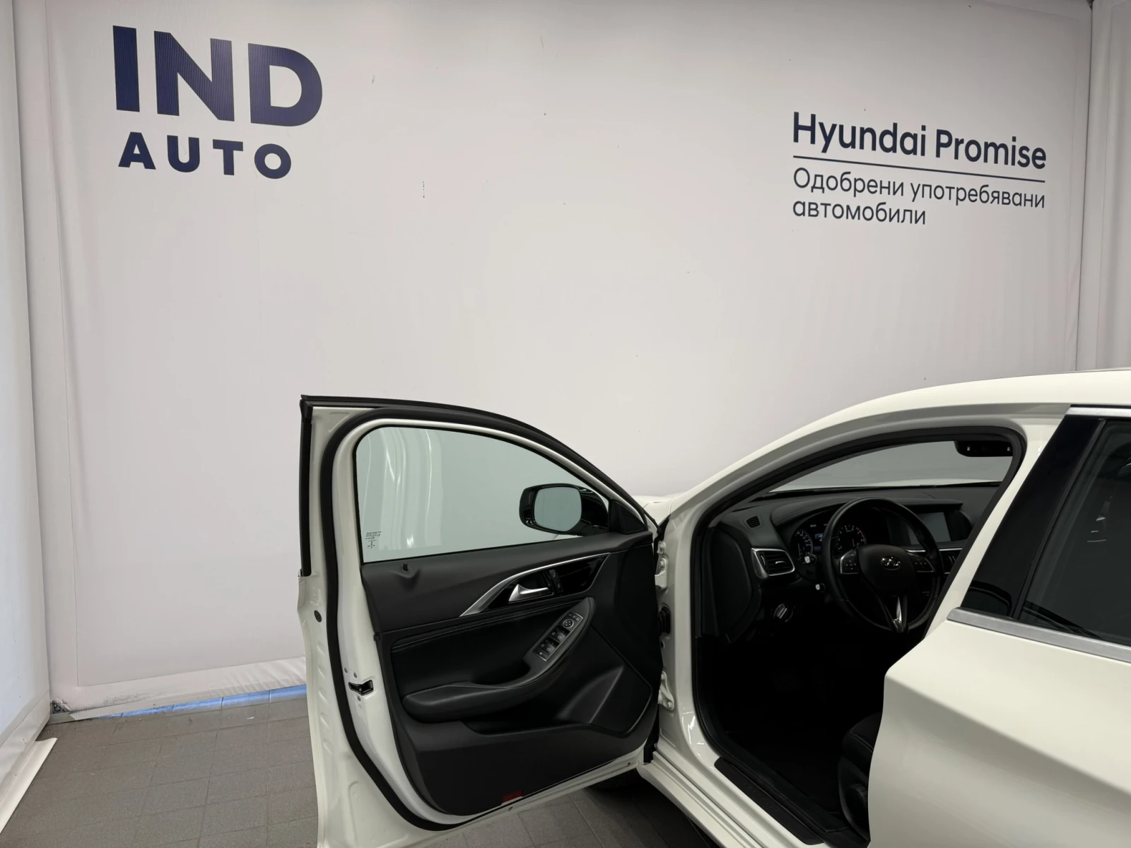 Infiniti Q30, снимка 10 - Автомобили и джипове - 56222881