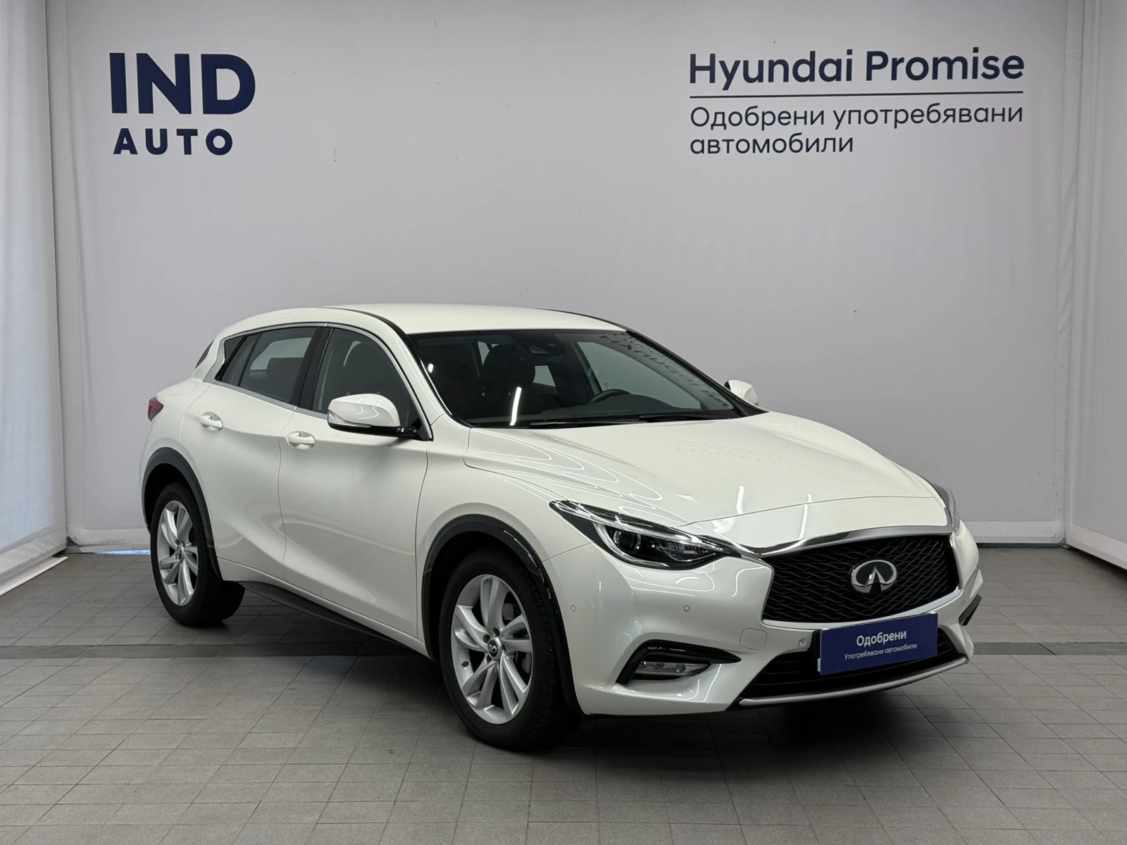 Infiniti Q30, снимка 7 - Автомобили и джипове - 56222881