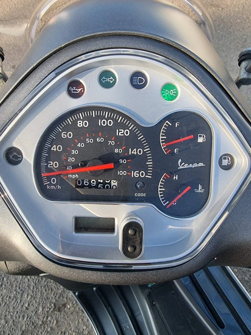 Vespa GTS 125, снимка 6 - Мотоциклети и мототехника - 52885389