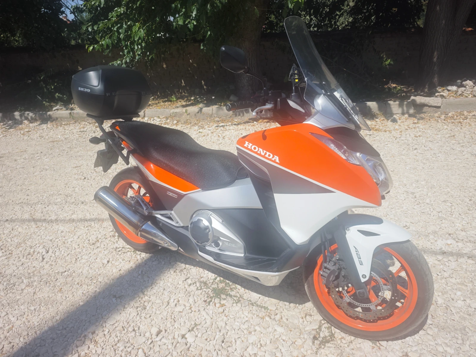 Honda Integra 700D
