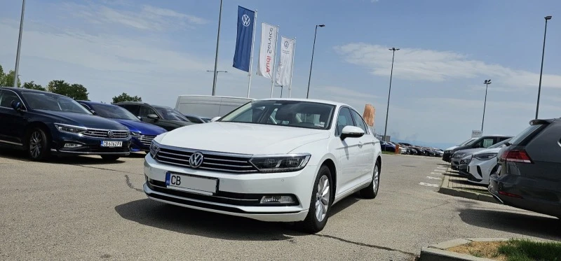 VW Passat 1.5tsi Порше Изток , снимка 1 - Автомобили и джипове - 46528993