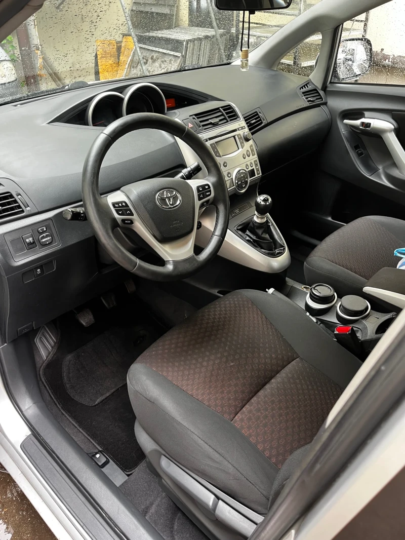 Toyota Verso 2.0d4d 126к.с., снимка 6 - Автомобили и джипове - 47107038