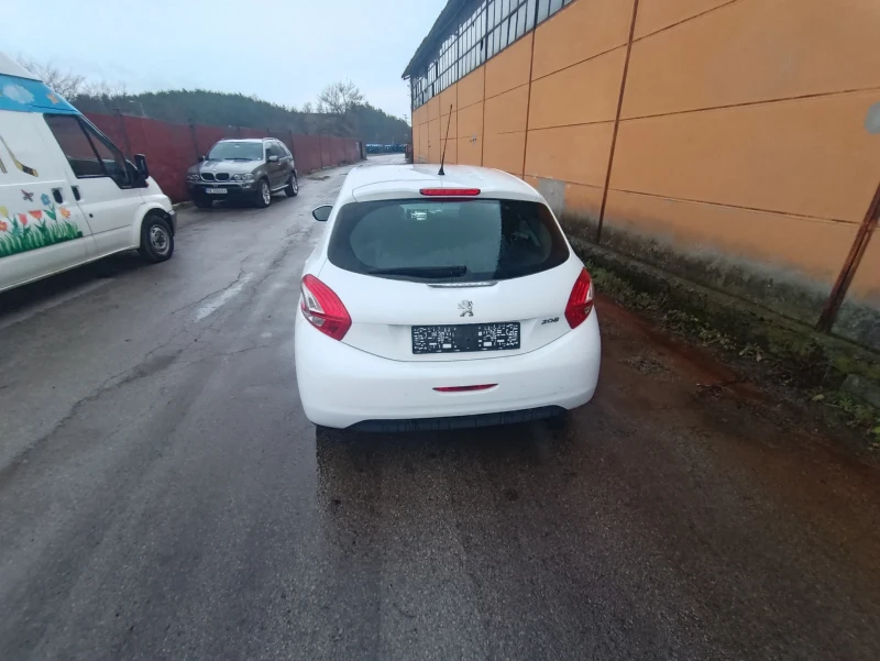 Peugeot 208, снимка 6 - Автомобили и джипове - 49591735