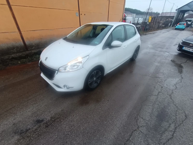 Peugeot 208, снимка 2 - Автомобили и джипове - 48347531