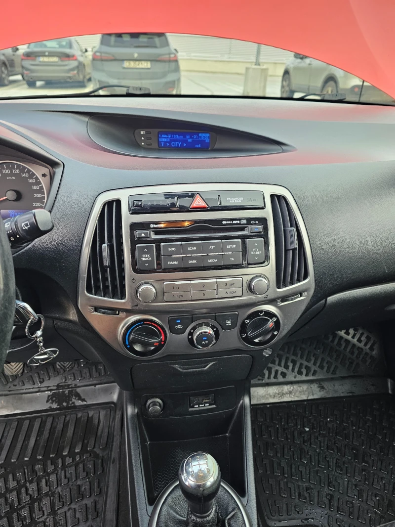 Hyundai I20 1.2, снимка 16 - Автомобили и джипове - 48521386