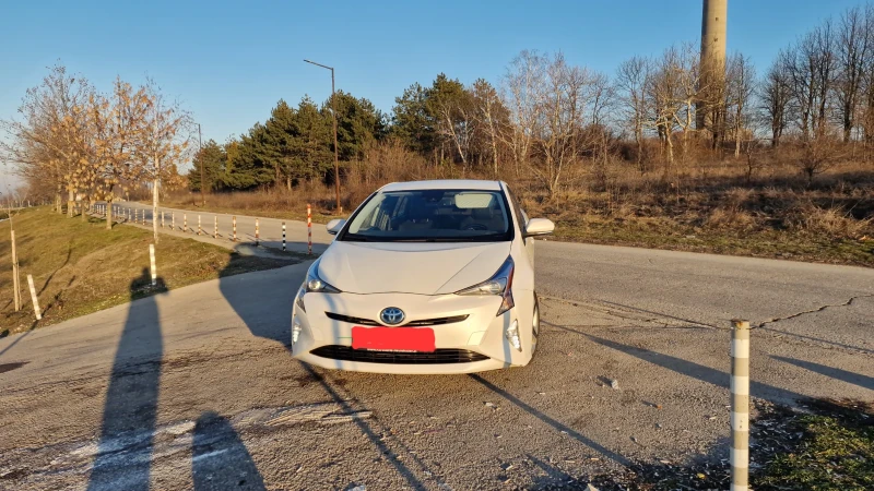 Toyota Prius 1.8  140кс, снимка 5 - Автомобили и джипове - 49362804