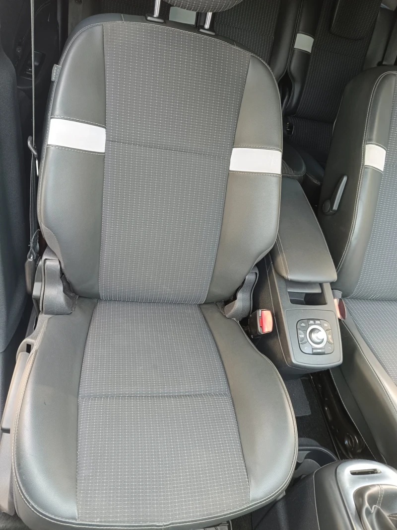 Renault Scenic 1.5DCI 110кс, снимка 12 - Автомобили и джипове - 52674066